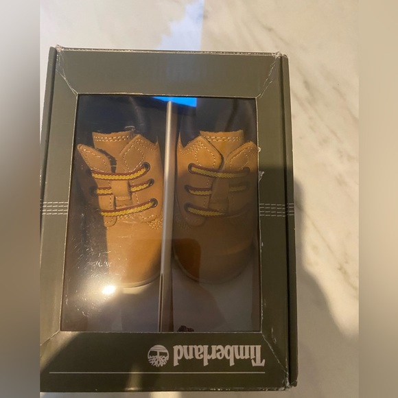 Timberland baby shoes - Picture 1 of 2